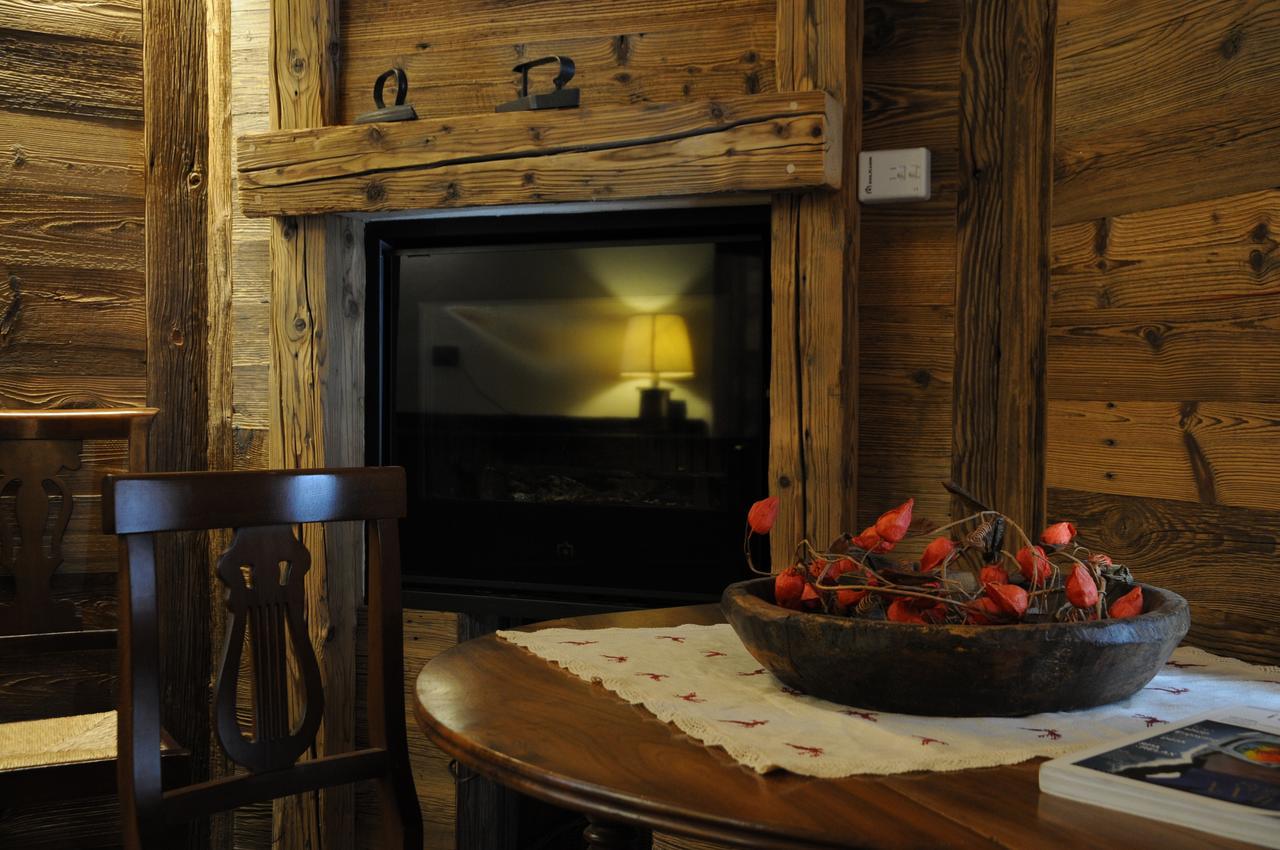 L'Abri Des Amis Hotel Courmayeur Exterior photo